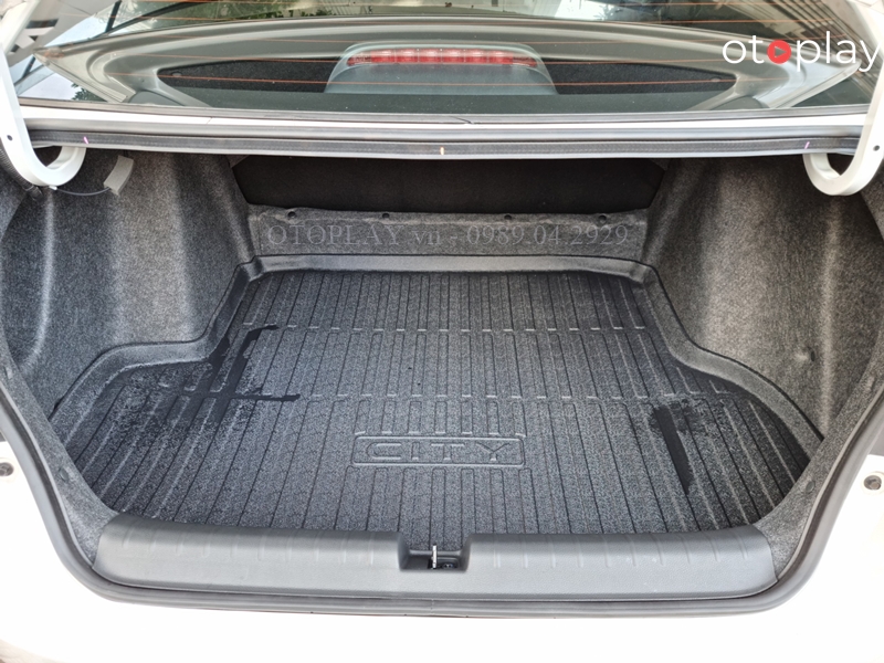 Honda City lắp khay lót cốp tại OTOPLAY