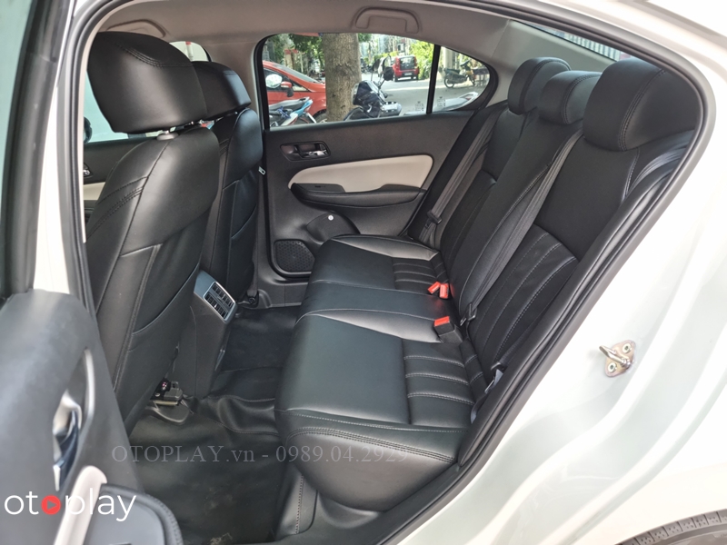 Honda City lắp trải sàn da cao cấp tại OTOPLAY