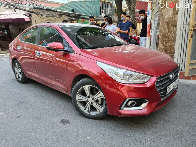 Xe Hyundai Accent 2018 màu đỏ lắp cảm biến áp suất lốp iCar tại OTOPLAY