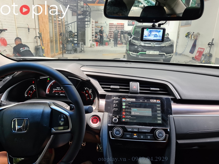 Đang chạy phần mềm kích hoạt tính năng ẩn trên màn hình DVD Civic