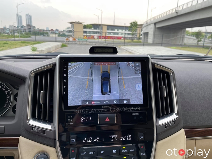 Xe Land Cruiser thay màn hình Android Bravigo 2021