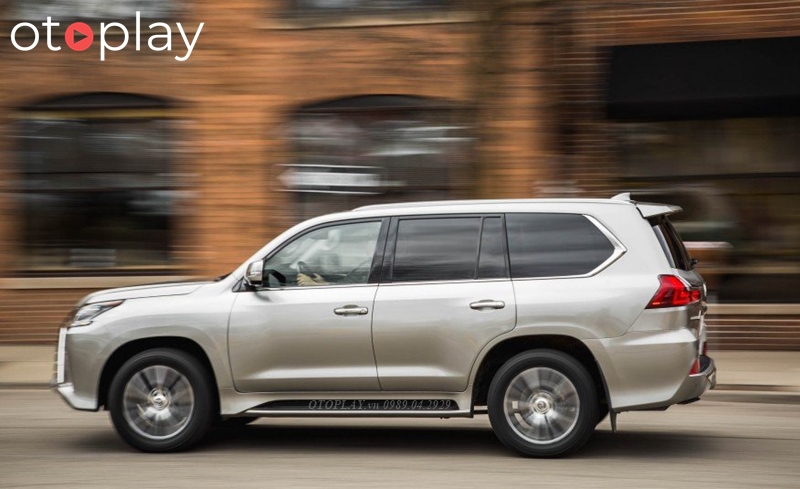 Thân xe ấn tượng với những đường gân dập nổi đơn giản nhưng hiện đại