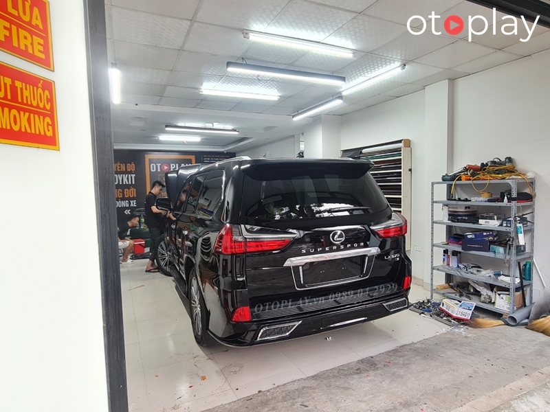 Đèn xe lắp thêm mí led dù ngày hay đêm chiếc xe luôn nổi bật