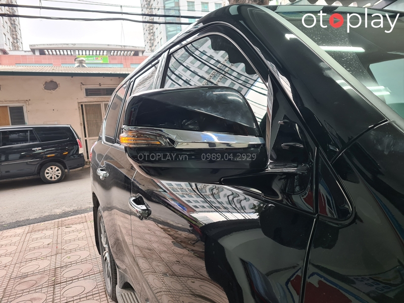 Ốp gương nhấn mí Lexus LX570 trong bộ Bodykit thành bản Trung Đông