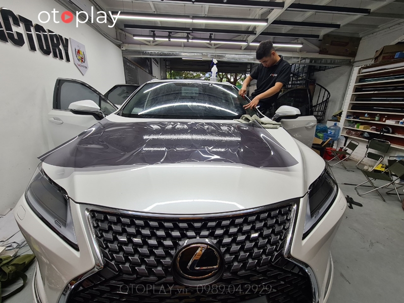 Lexus RX350 dán phim LLumar chính hãng tại trung tâm nội thất OTOPLAY