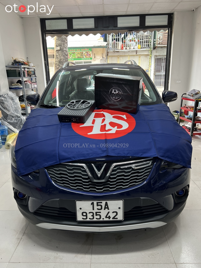 Bộ Loa sub điện DLS và phụ kiện đi kèm loa