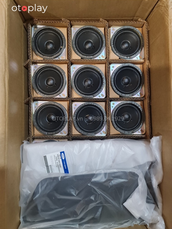 Trung tâm nội thất OTOPLAY là đơn vị nhập khẩu và phân phối loa trung tâm Ford chính hãng