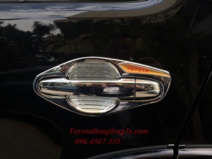 Lót tay nắm cửa fortuner