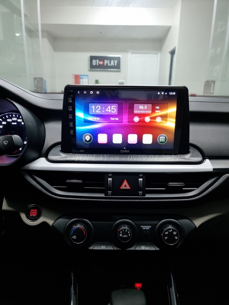 KIA Cerato Deluxe lắp màn hình cara thay đổi diện mạo nội thất của xế cưng