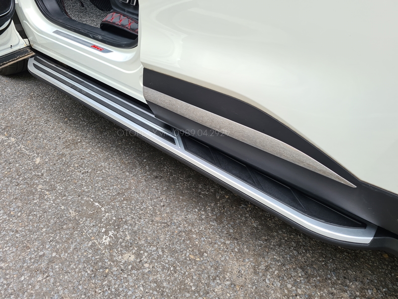 Bậc chân là phụ kiện hữu ích, an toàn và nên lắp khi mua xe MG HS