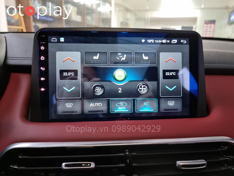 Màn hình Android Carful G200s chỉ việc cắm giắc kết nối, điều khiển xe trên màn hình
