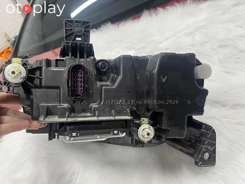 Mặt sau bi led Vinfast Lux A