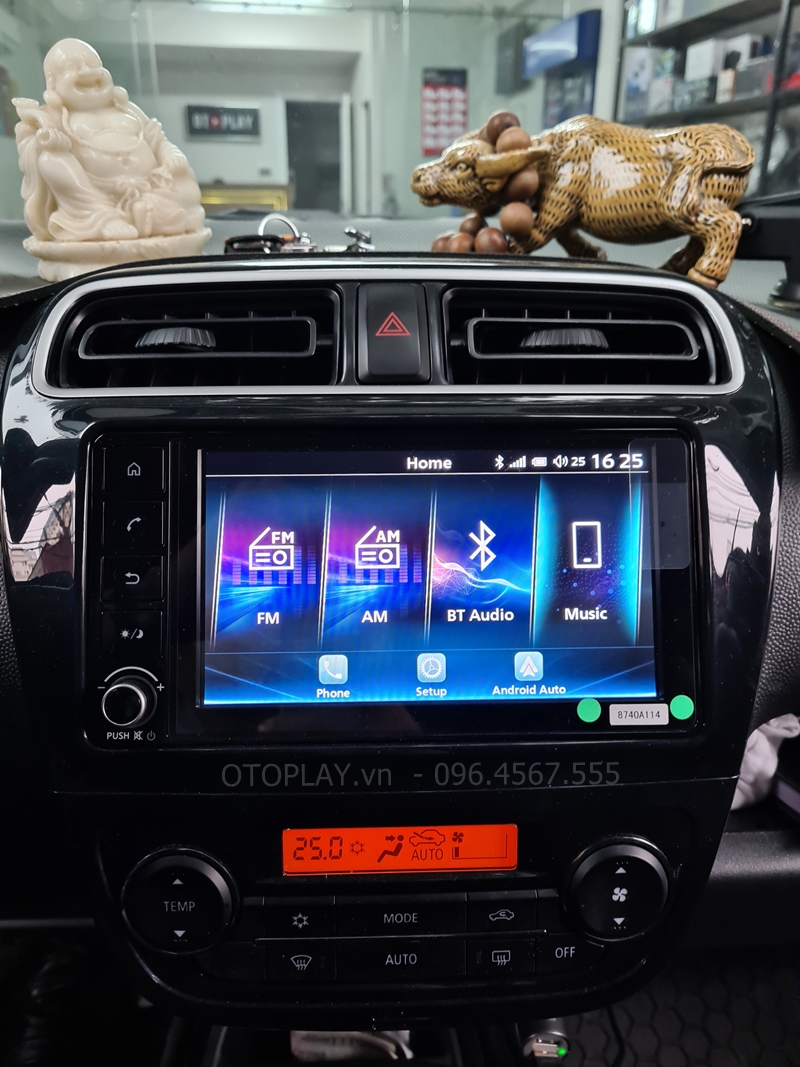 Xe Mitsubishi Attrage được trang bị màn hình 7 inch có tính năng android auto của Apple Carplay sẽ cài được ứng dụng