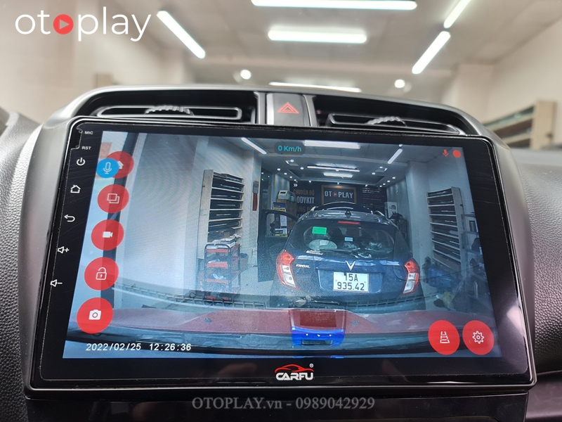 Tích hợp cảm biến áp suất lốp, camera hành trình, camera lùi, camera 360...