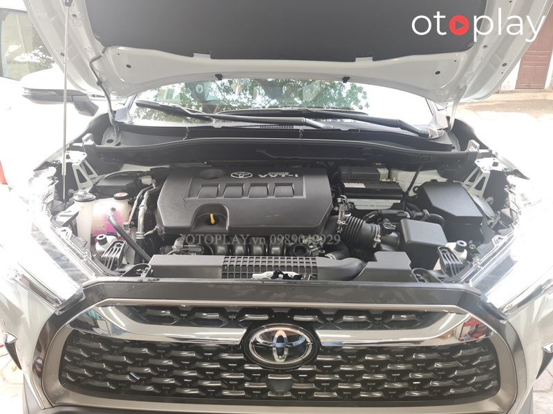 Phụ kiện được lắp đặt khoang máy che chắn khoang động cơ