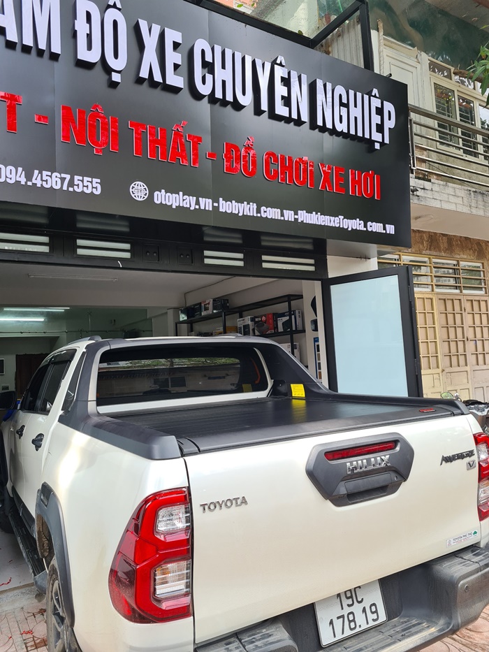 Nắp thùng cuộn điện Bestwyll cho xe Hilux: hệ thống chống bó ket, nắp thùng dừng hoạt động ngay khi có tác động từ bên ngoài.