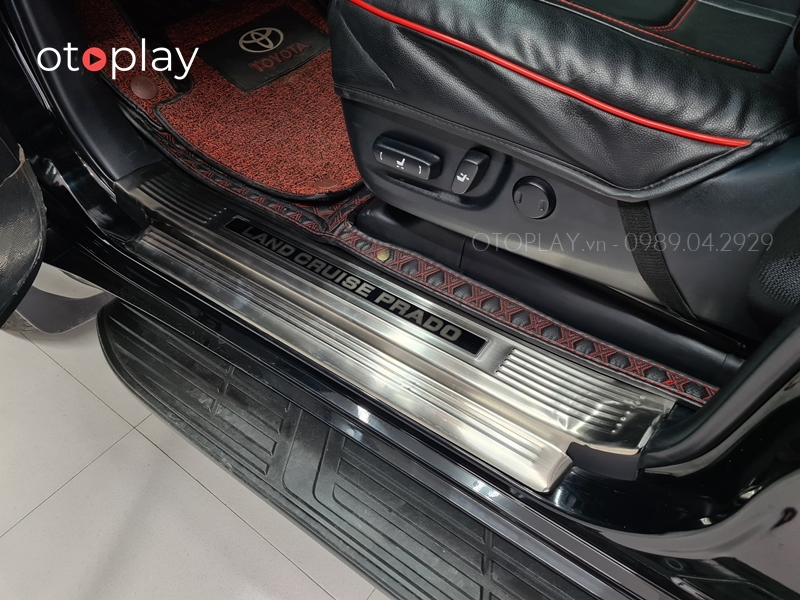 Nẹp bước chân không đèn trong liền ngoài có chữ Land Cruiser Prado