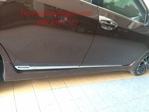 Nẹp thân xe altis