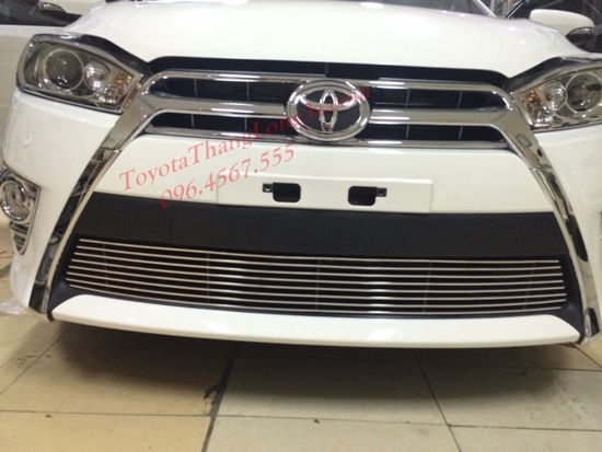Ốp mặt ca lăng toyota yaris 2016