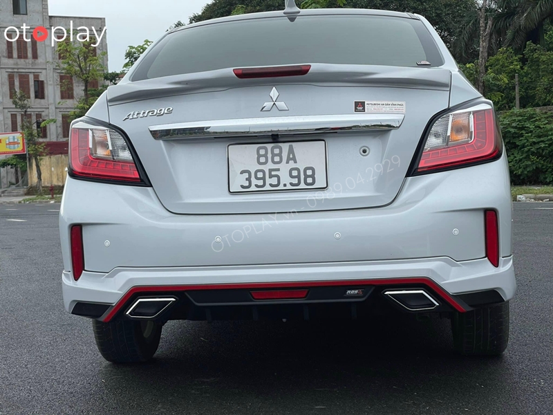 Ốp đuôi bodykit Attrage kiểu bô đôi thể thao đẹp mắt