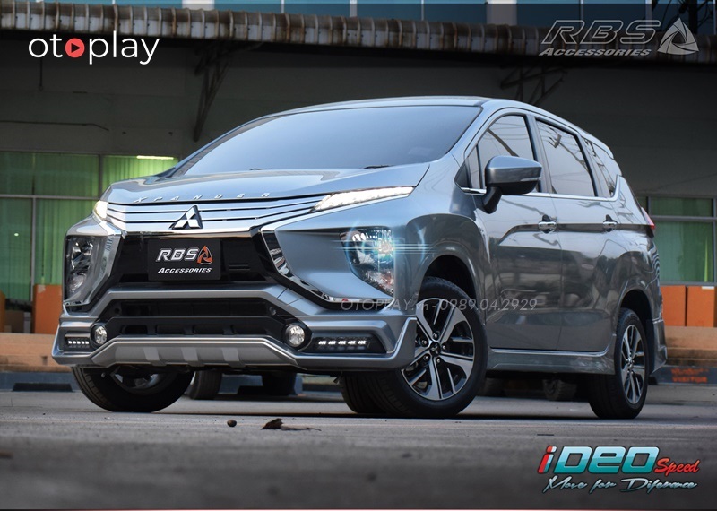 Phần đầu xe Xpander được độ thêm bodykit có đèn Led 2 bên