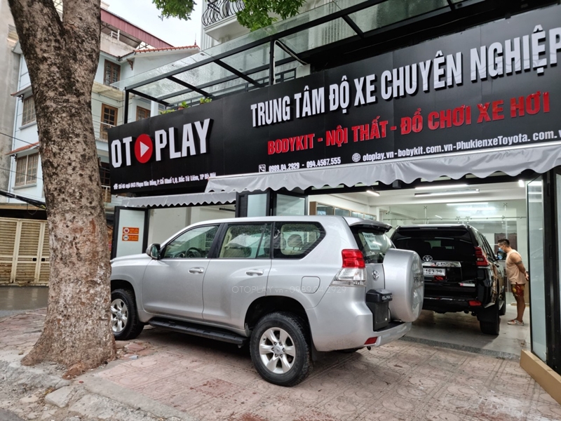 Xe Toyota Land Cruiser Prado lắp giá nóc cao tại OTOPLAY