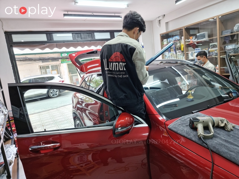 Dán kính LLumar chính hãng tại OTOPLAY