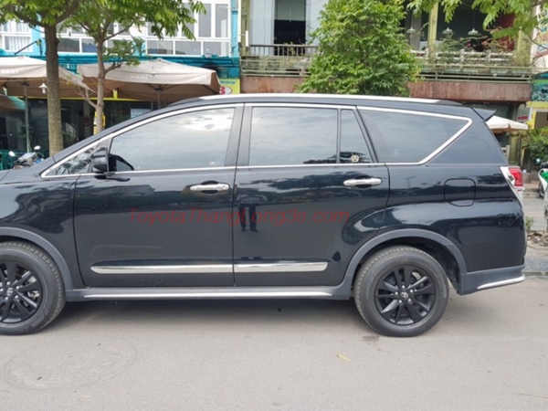 Các phụ kiện ngoại thất cho xe Innova