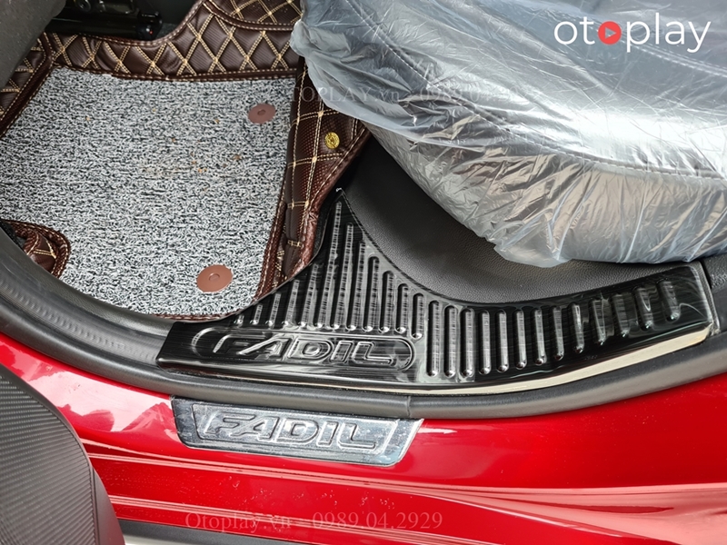Nẹp bước chân trong và ngoài cửa sau xe Fadil