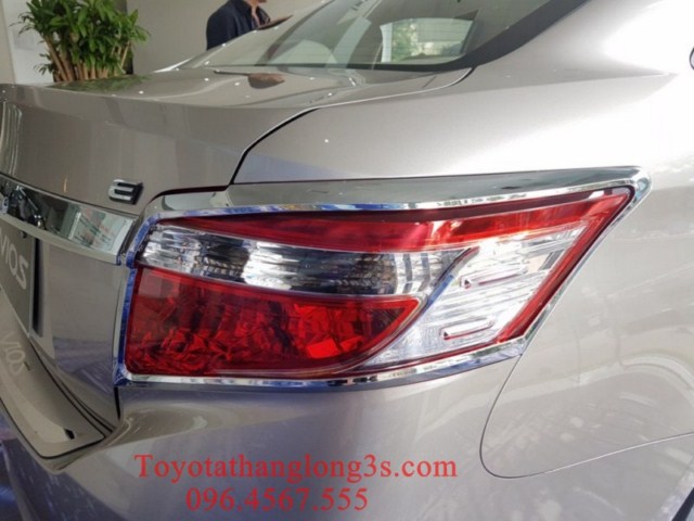 Viền đèn hậu trong bộ bảo vệ cụm đèn xe vios