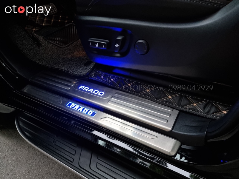 Nẹp bước chân trong và ngoài có chữ Prado mẫu có đèn