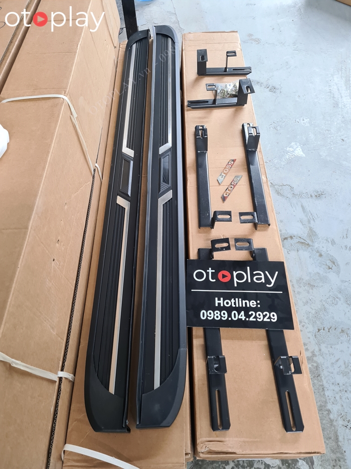 Bậc bước chân Toyota Cross về cửa hàng OTOPLAY