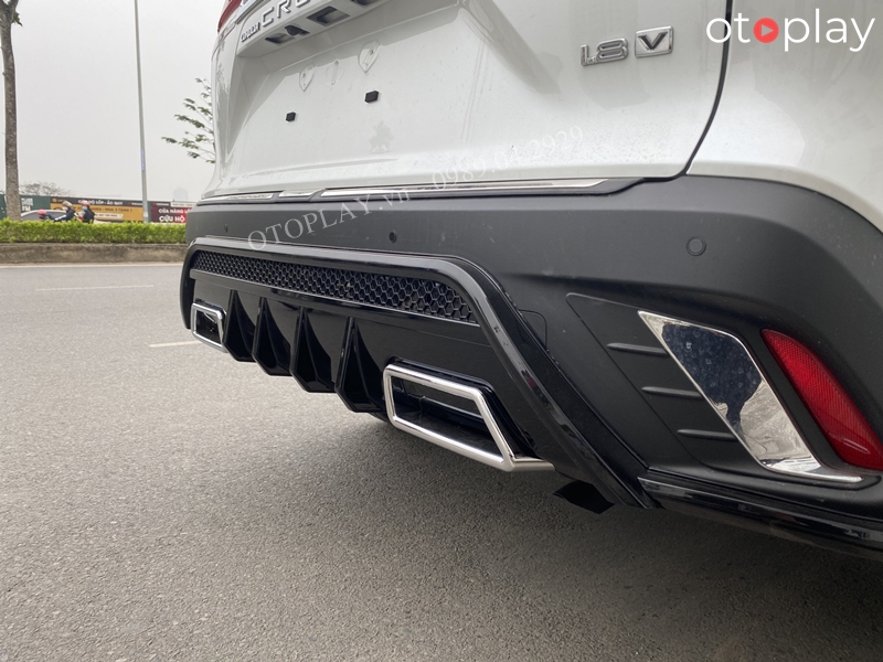 Lip pô sau với màu sơn đen bóng rất đẹp