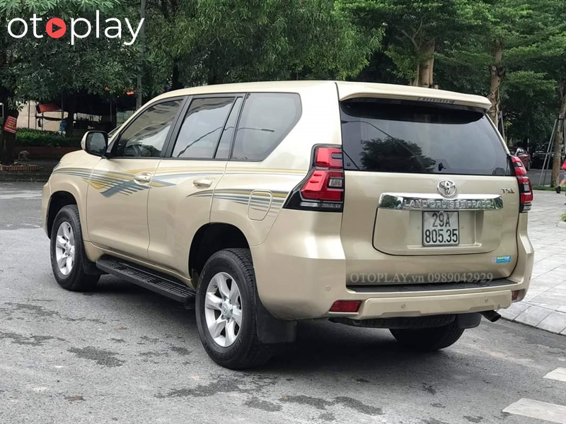 Đuôi xe Toyota Land Cruise Prado sau khi nâng đời