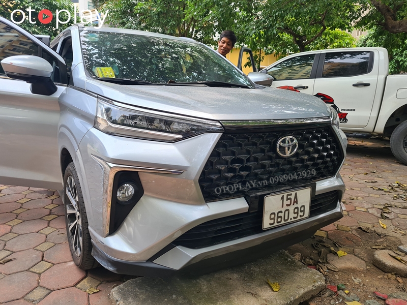 Toyota Veloz cài Android Auto tại OTOPLAY