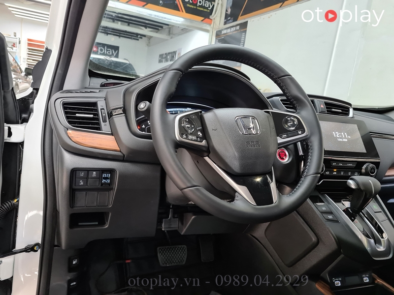 Xe Honda CRV lắp cảm biến áp suất lốp tích hợp nút chờ CareUD