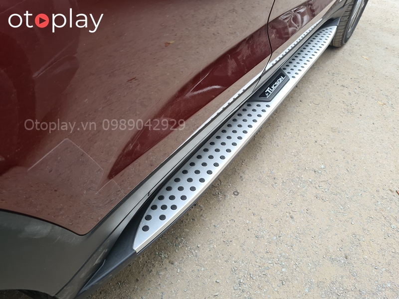 Mẫu bậc bước chân Hyundai Tucson chấm bi