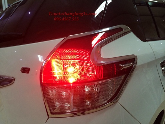 Viền đèn hậu yaris
