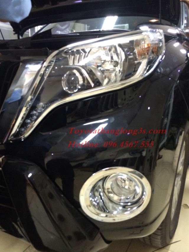 Bộ viền đèn pha và bộ viền đèn gầm xe Prado