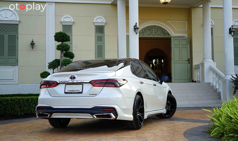 Đuôi Camry độ bodykit Ativus