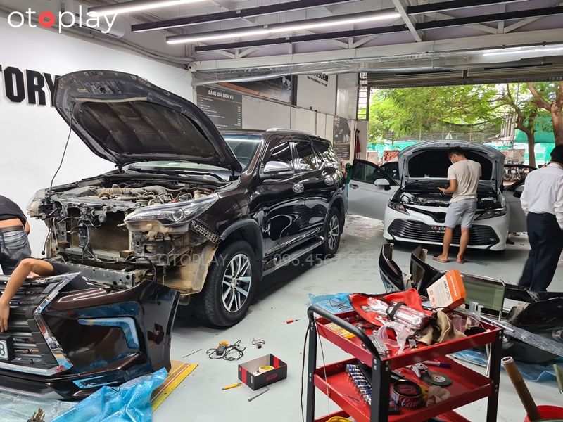 Xe Fortuner màu nâu (4W9) độ Lexus