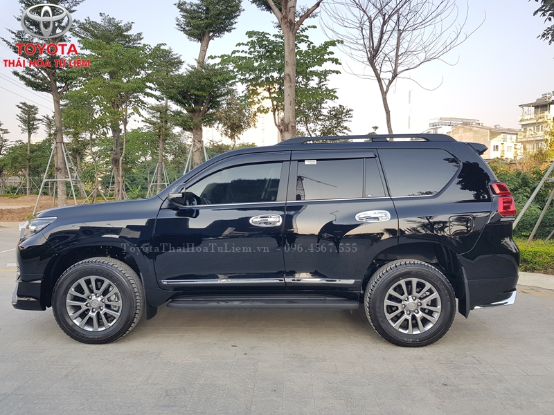 Xe Prado VX lắp giá nóc, vè che mưa, nẹp sườn