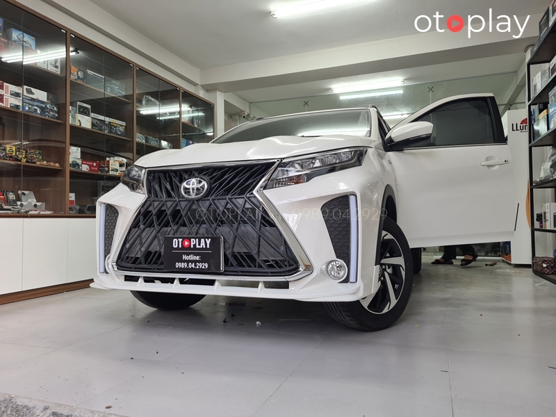 Xe Rush độ bodykit Lexus tại OTOPLAY