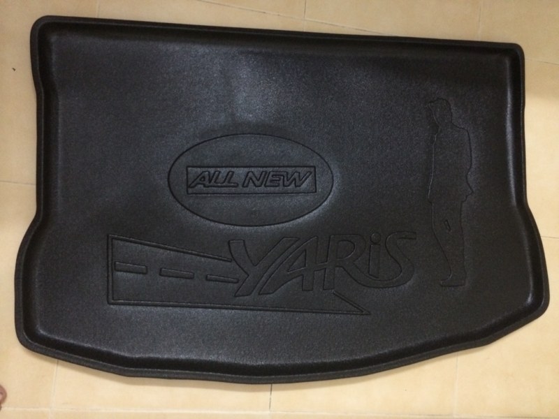 khay lót cốp sau yaris