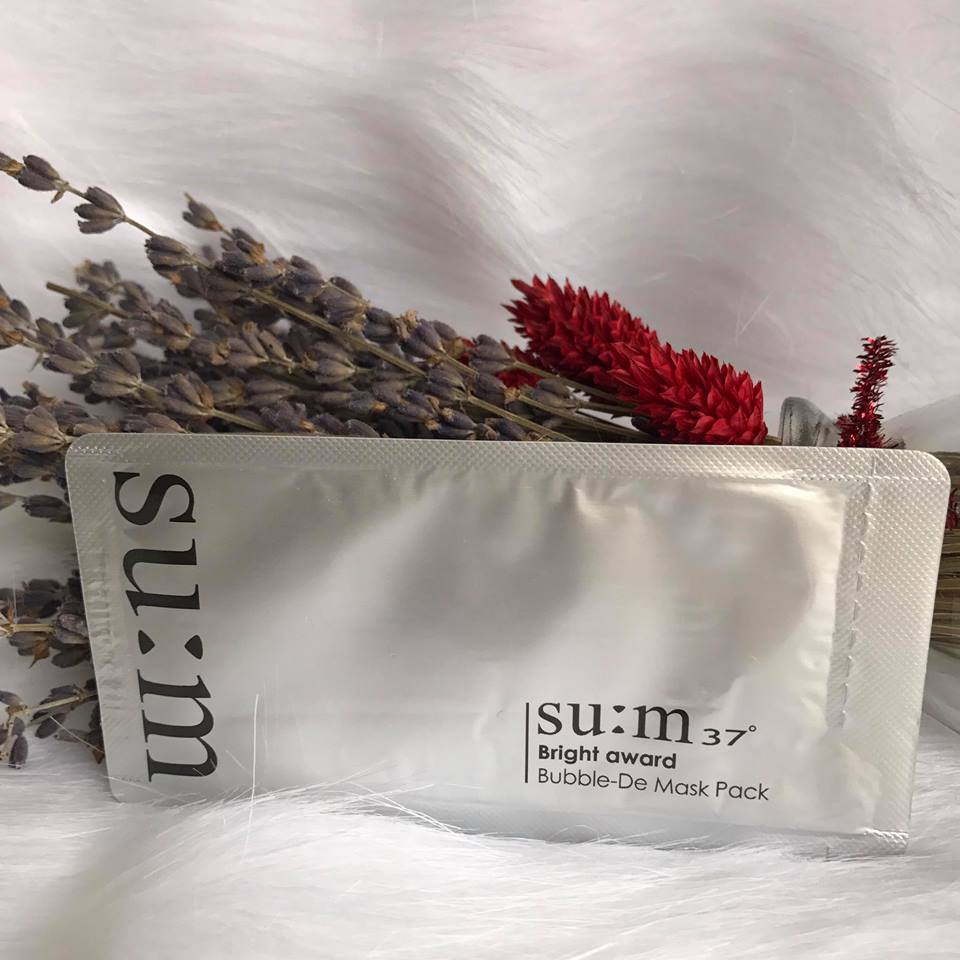 Mặt nạ thải độc dưỡng trắng da SUM