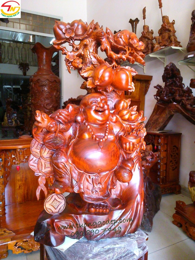 Phật Di Lặc Đứng gốc Đào