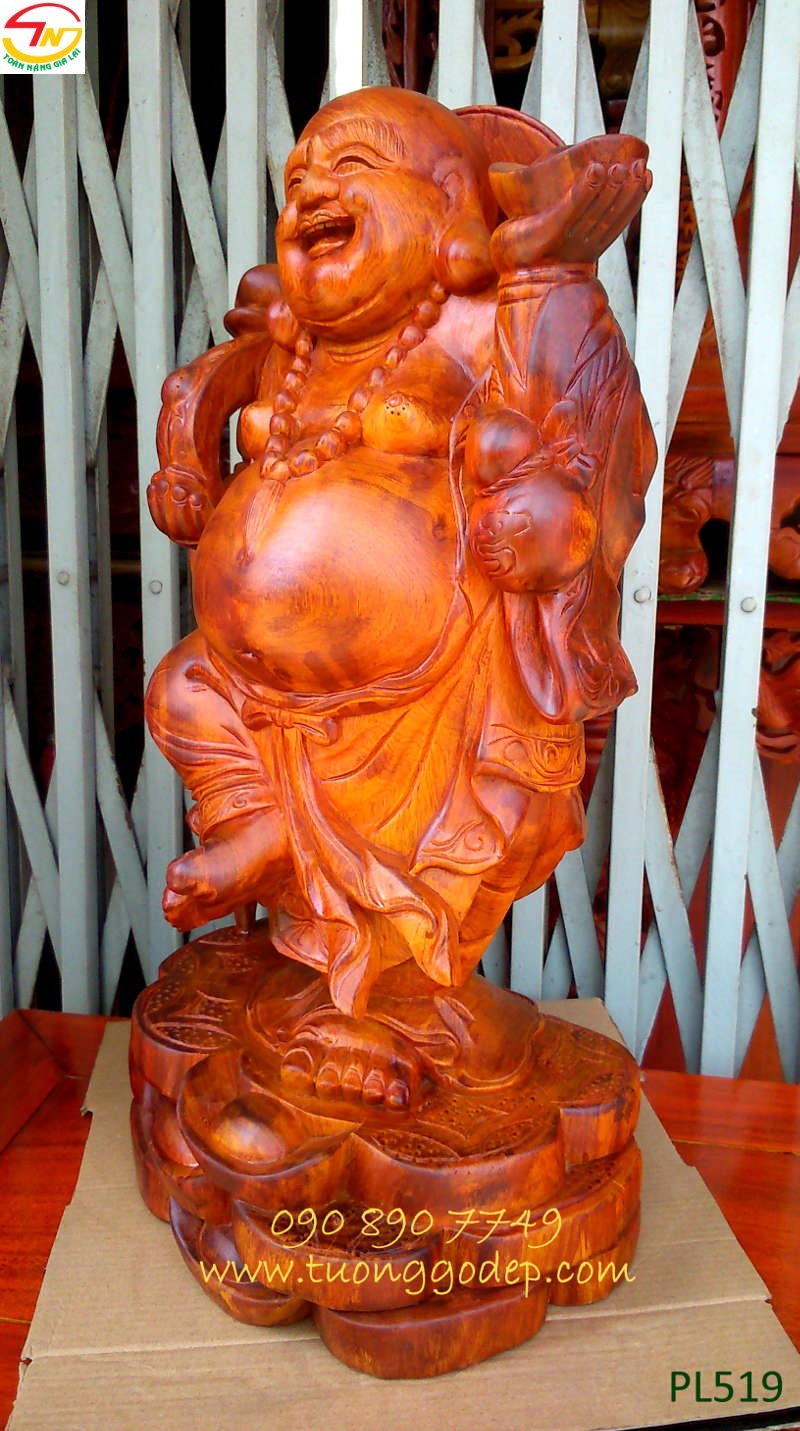 Phật Di Lặc dâng vàng