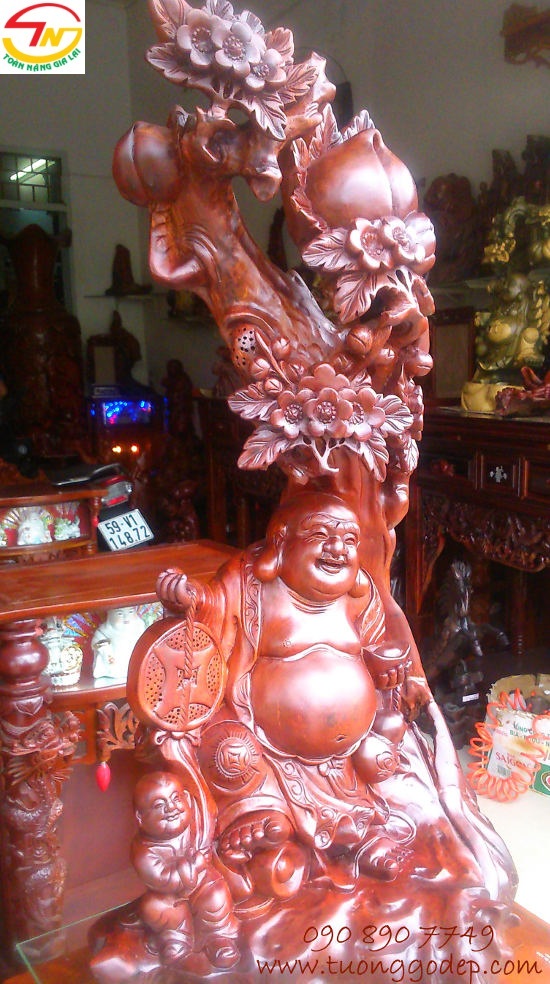 Phật Di Lặc Đứng gốc Đào