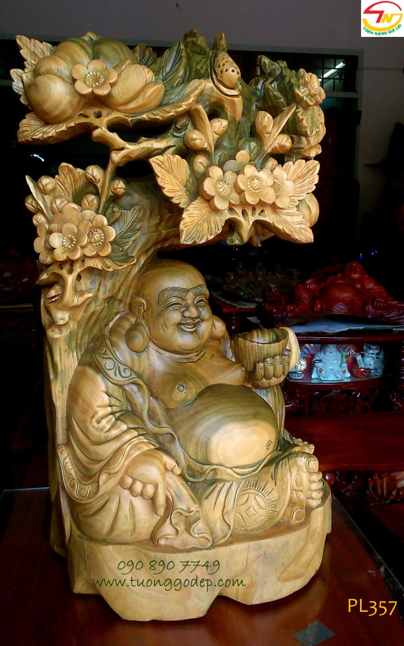 Phật Di Lặc gỗ đổi màu