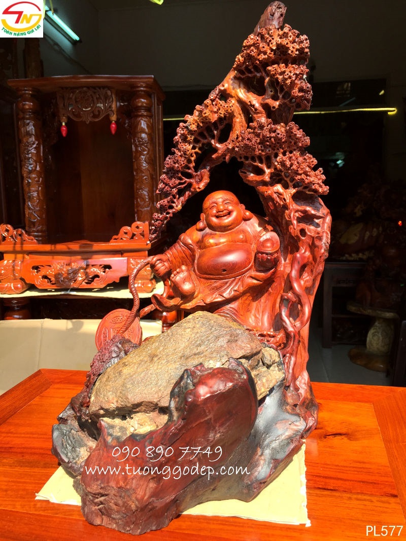 Tượng Phật Di Lặc gỗ hương ôm đá